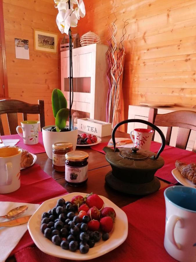 Agriturismo Bio Apipoli Lucino エクステリア 写真
